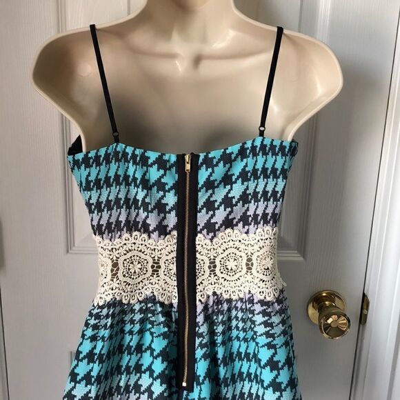 Romper - Picture 4 of 4